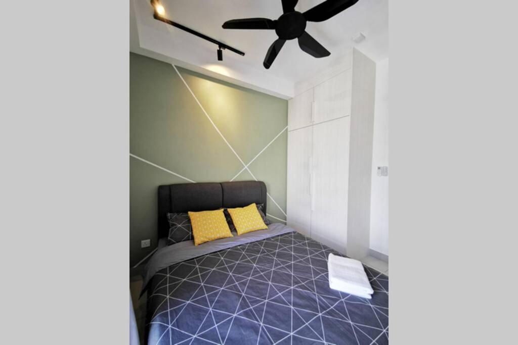 Astetica Pool & Lake View High Floor 100Mbps Wifi Netflix Seri Kembangan Luaran gambar
