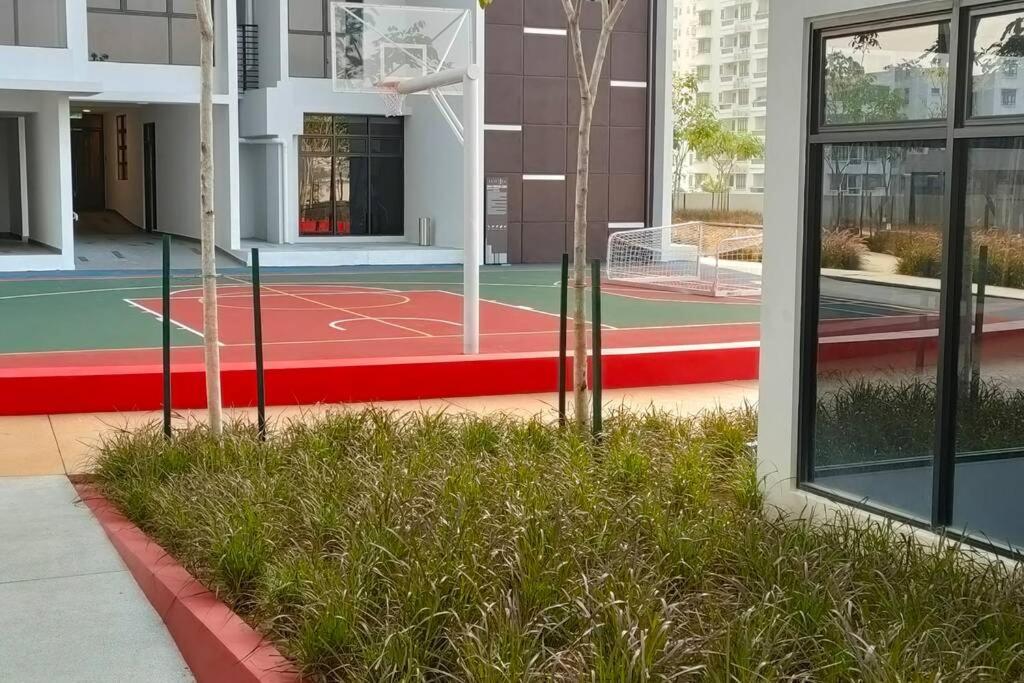 Astetica Pool & Lake View High Floor 100Mbps Wifi Netflix Seri Kembangan Luaran gambar