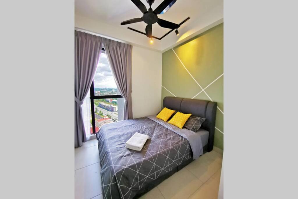 Astetica Pool & Lake View High Floor 100Mbps Wifi Netflix Seri Kembangan Luaran gambar