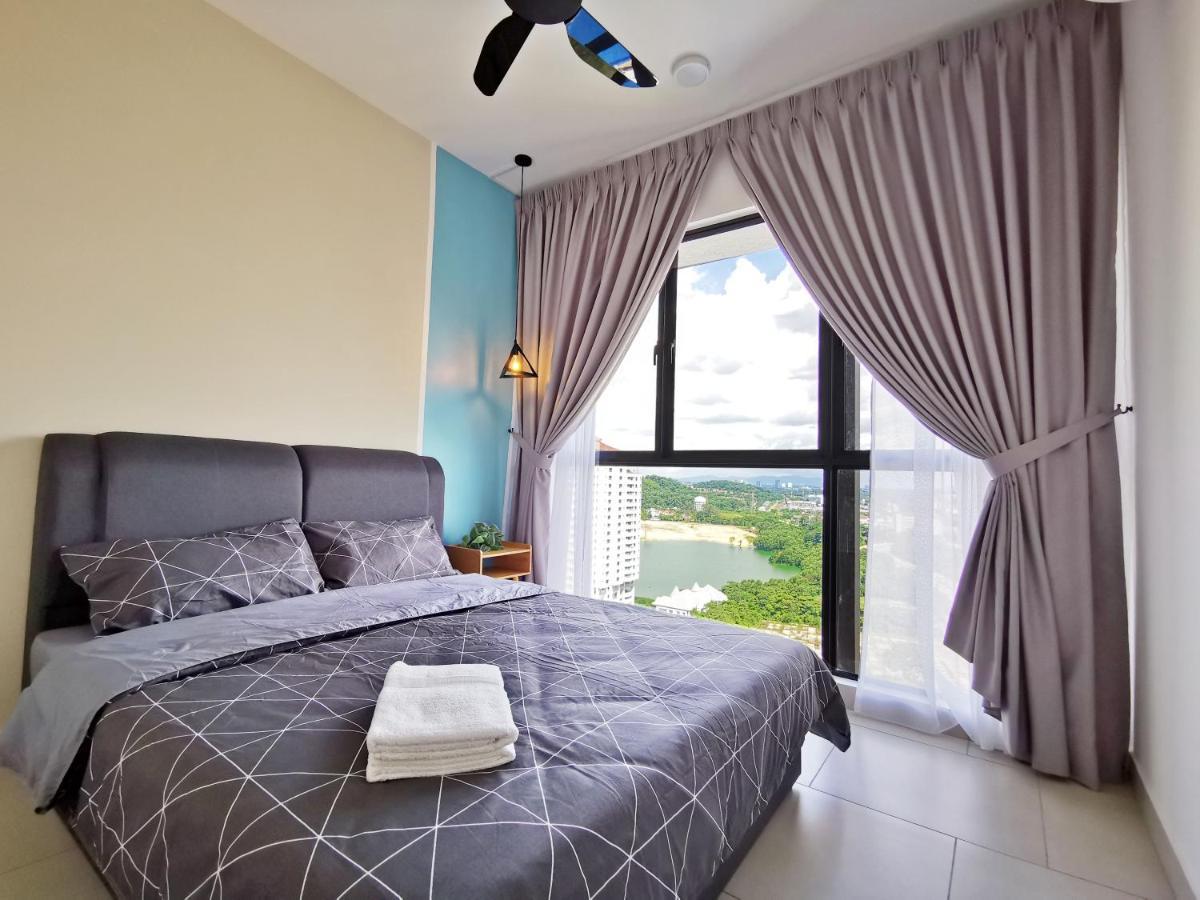 Astetica Pool & Lake View High Floor 100Mbps Wifi Netflix Seri Kembangan Luaran gambar