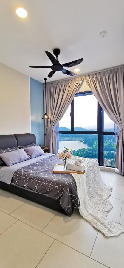 Astetica Pool & Lake View High Floor 100Mbps Wifi Netflix Seri Kembangan Luaran gambar