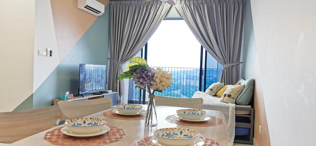 Astetica Pool & Lake View High Floor 100Mbps Wifi Netflix Seri Kembangan Luaran gambar