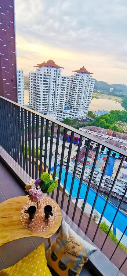 Astetica Pool & Lake View High Floor 100Mbps Wifi Netflix Seri Kembangan Luaran gambar